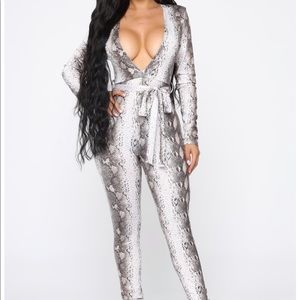 Fashion nova jumpsuit